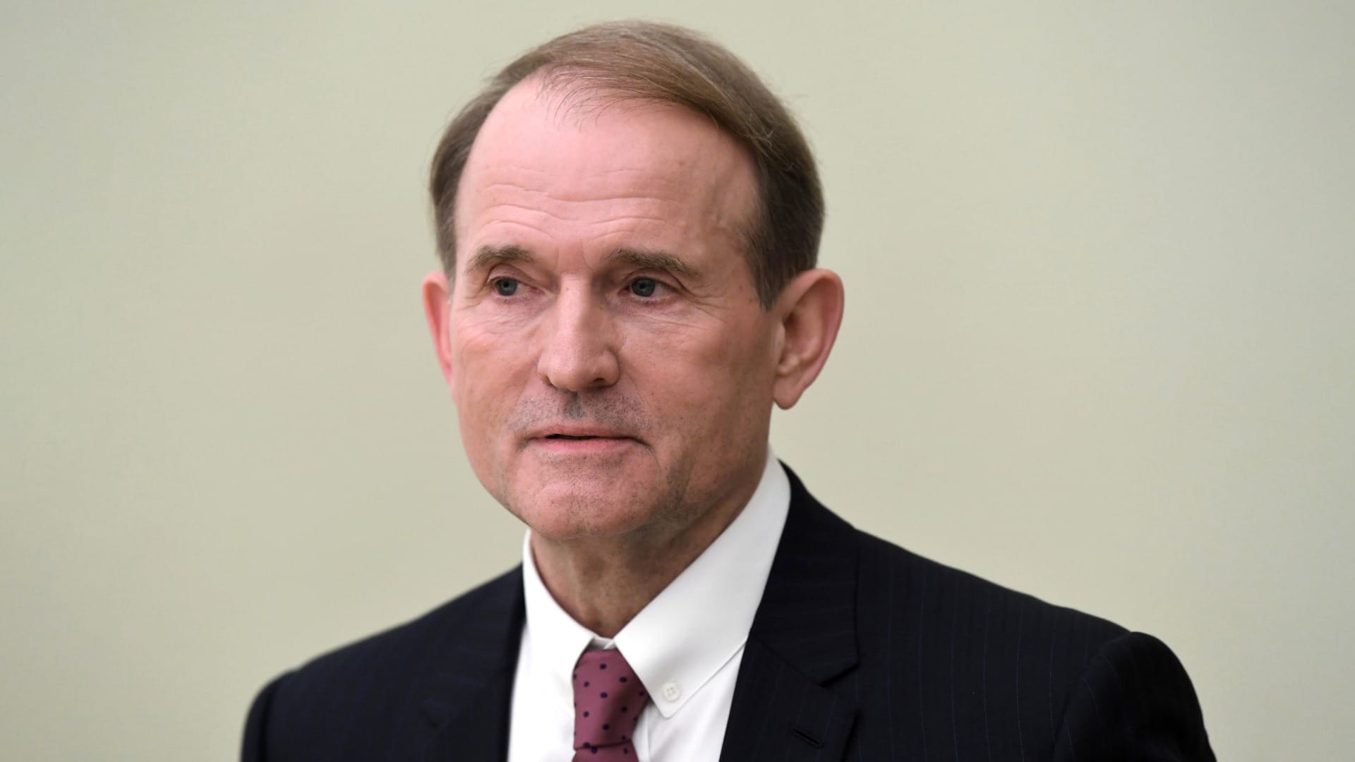 Медведчук завладел российскими автозаправками — «Схемы» и Scanner project