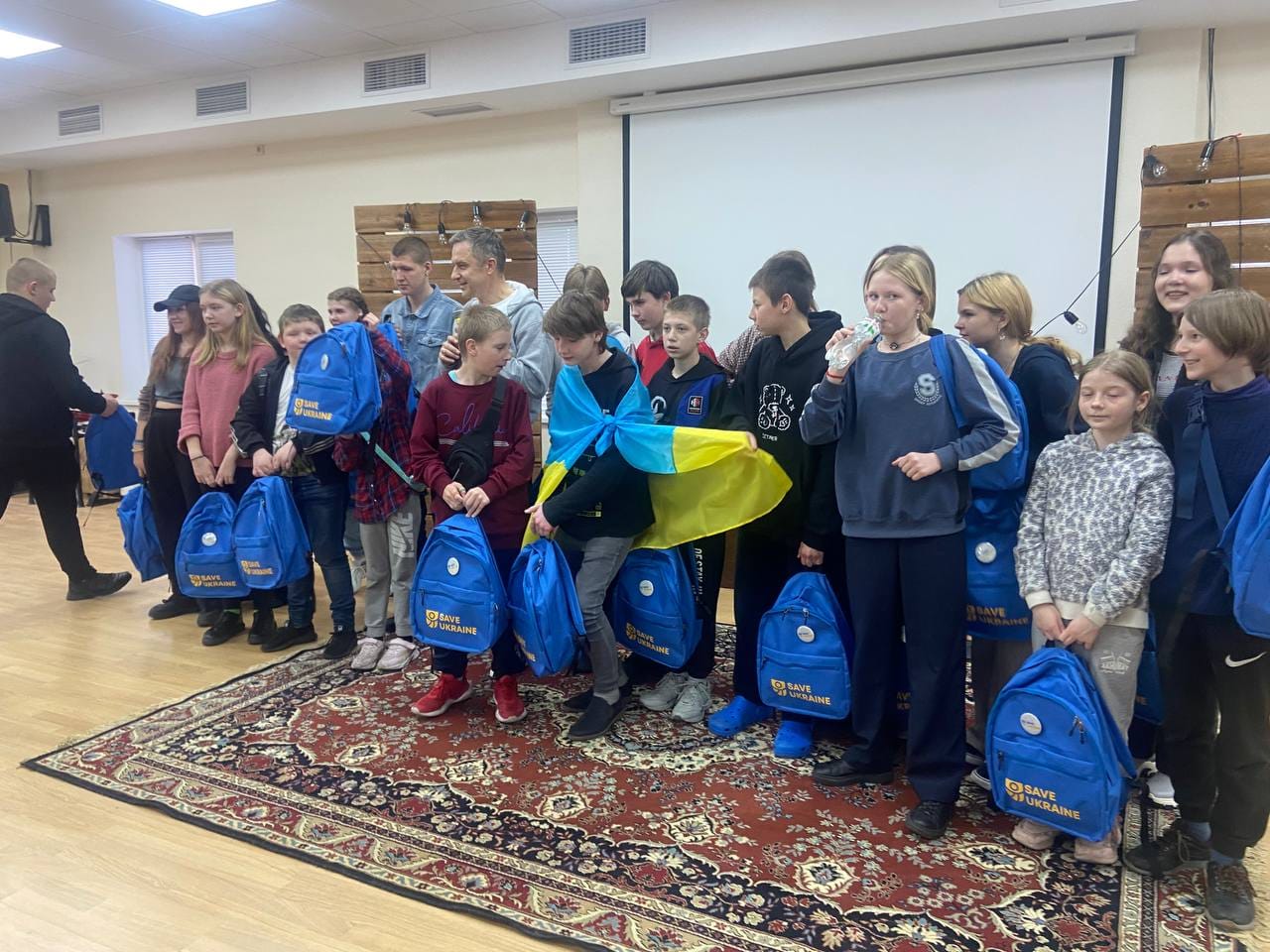 В Украину вернули 31 ребенка. Перед отъездом из крымских лагерей детей предупредили, что лучше говорить только о хорошем