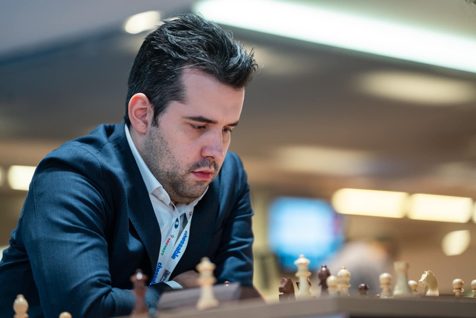 Россиянин Непомнящий сыграл вничью первую партию матча за звание чемпиона мира по шахматам