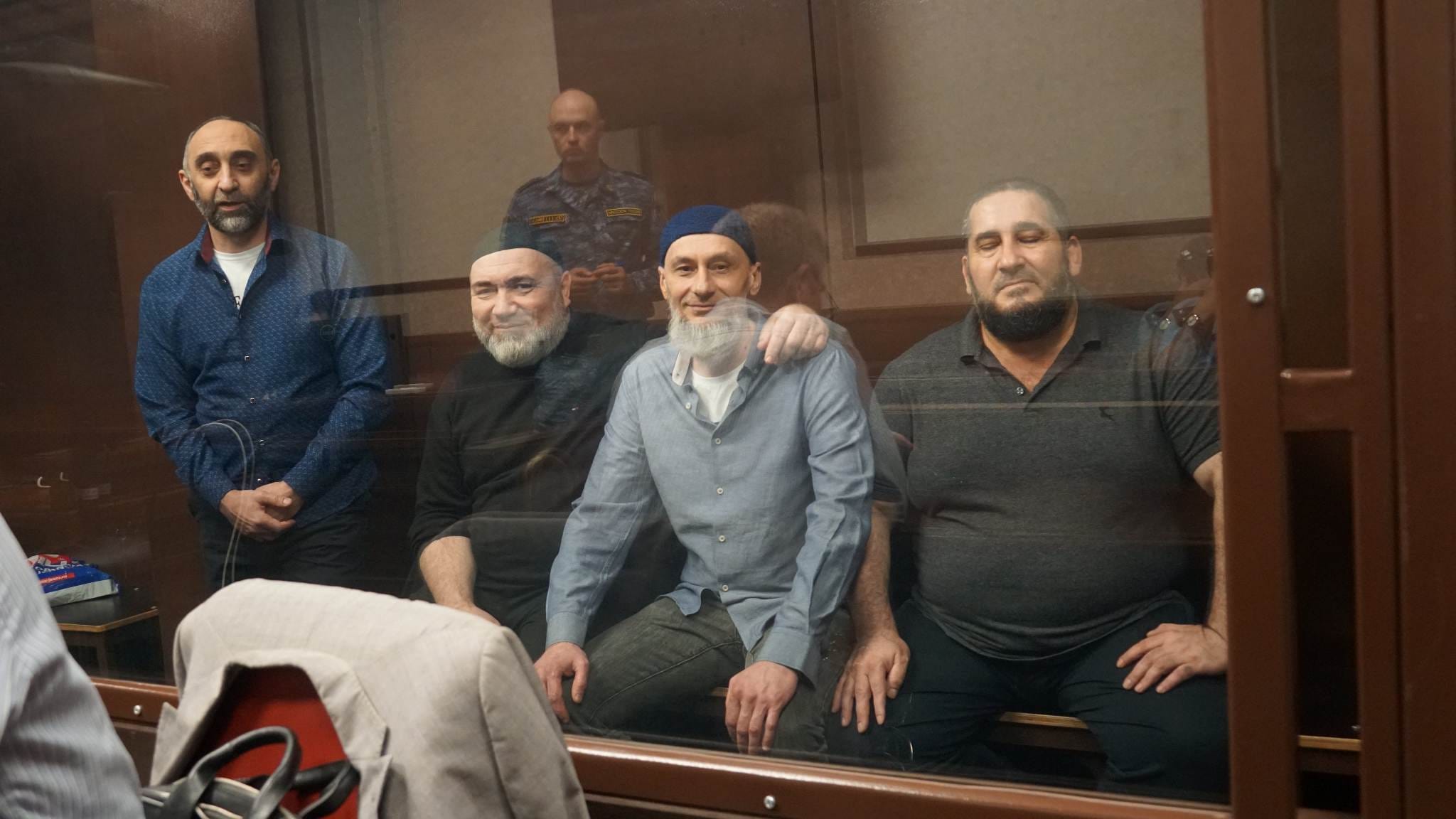 Четверых крымских татар приговорили к срокам от 12 до 17 лет по делу «Хизб ут-Тахрир»