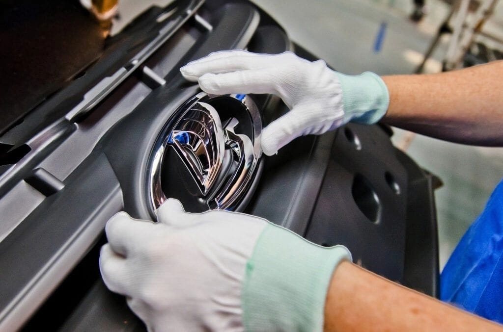 РБК: АвтоВАЗ будет привлекать к сборке автомобилей заключенных