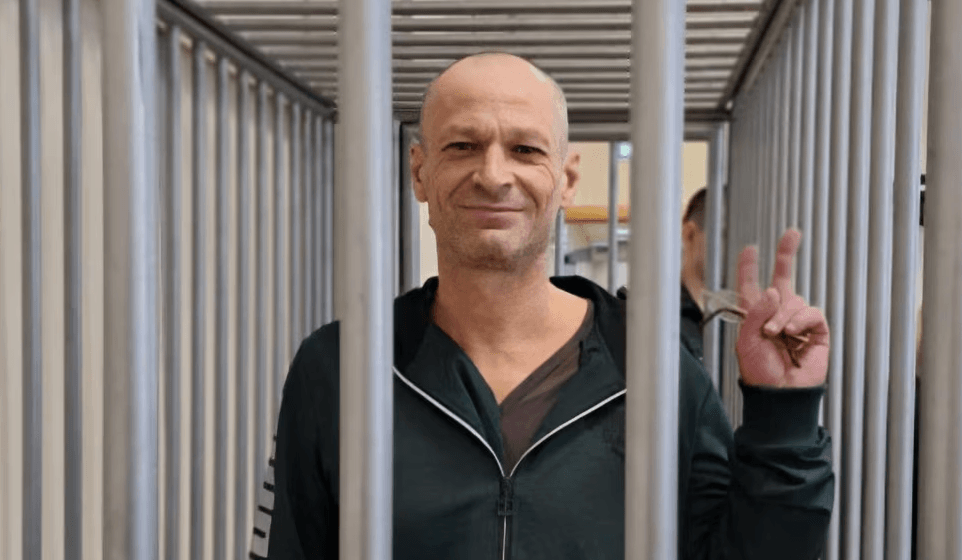 Таксиста из Комсомольска-на-Амуре приговорили к 18 годам колонии строгого режима по делу о поджоге крыльца здания Росгвардии