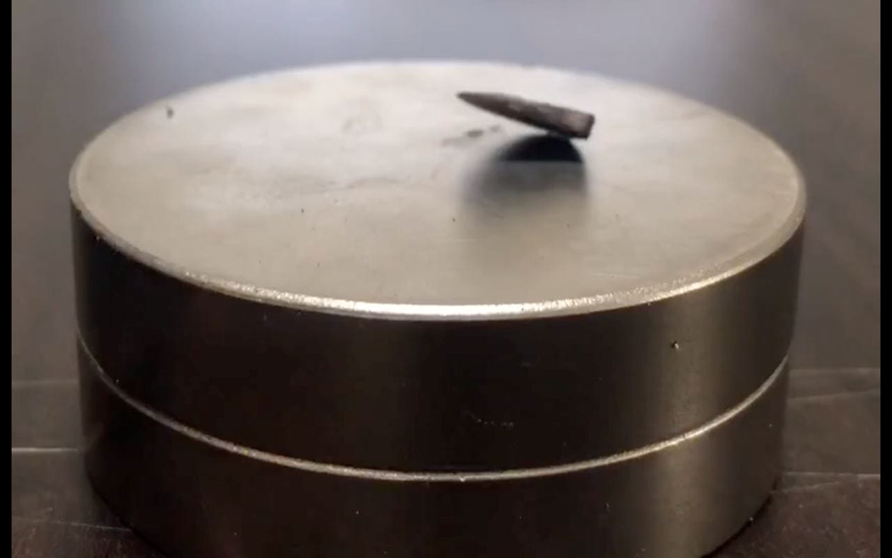 Корейские ученые заявили об открытии сверхпроводимости в комнатных условиях. Но сенсация вызывает сомнение у коллег