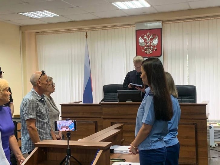 В Екатеринбурге шестеро подсудимых получили сроки от 5,5 до 6,5 года по делу о смерти 44 человек от суррогатного алкоголя