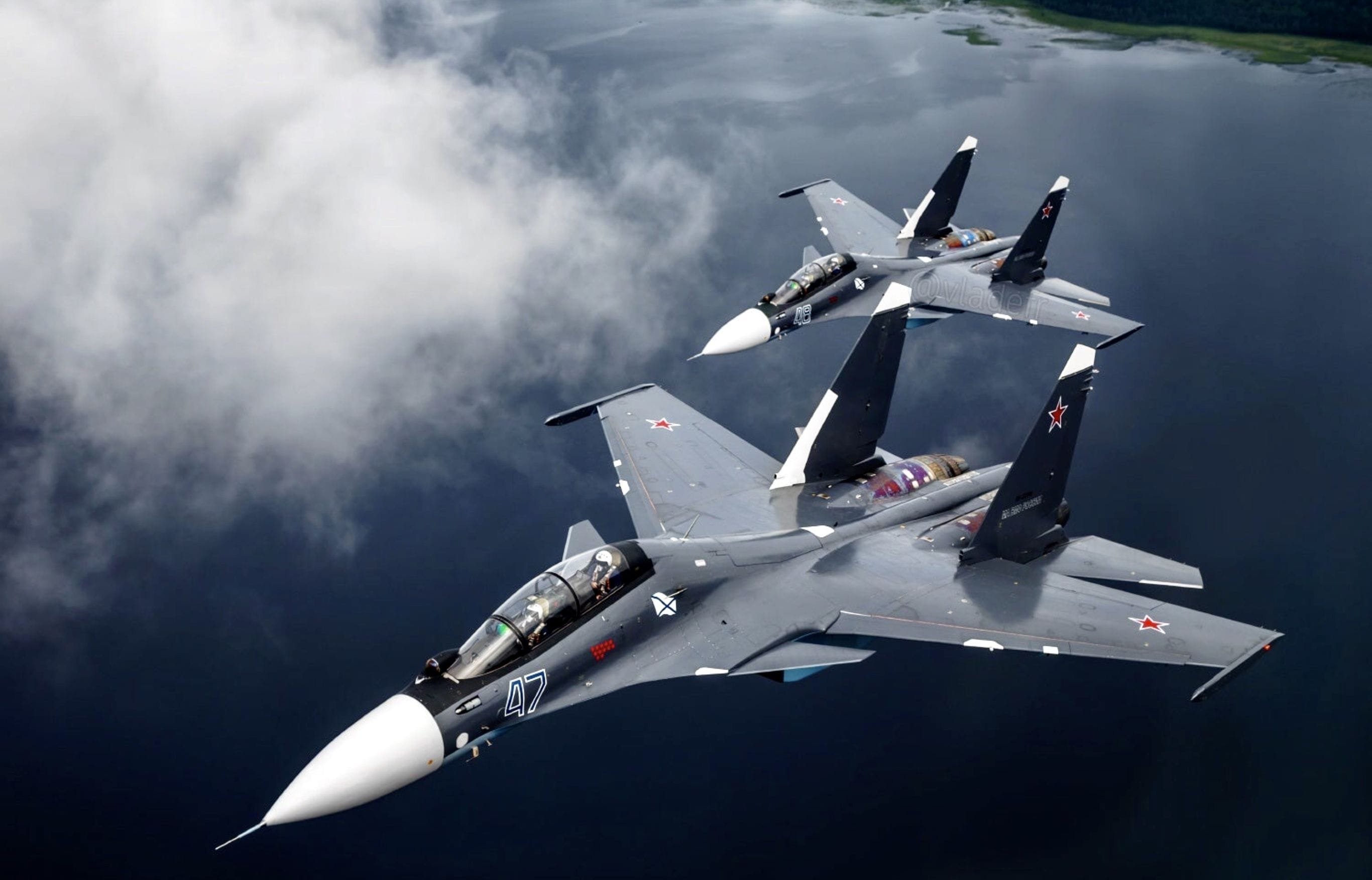 Самолет Су-30 потерпел крушение под Калининградом, его экипаж погиб