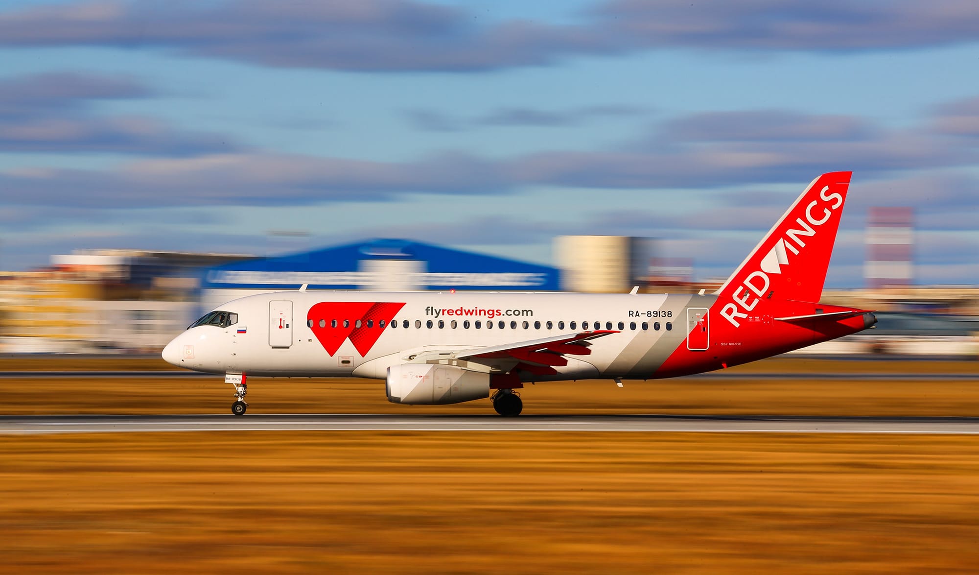 СК возбудил дело об оказании небезопасных услуг Red Wings. Ранее два из трех Boeing-777 авиакомпании сломались