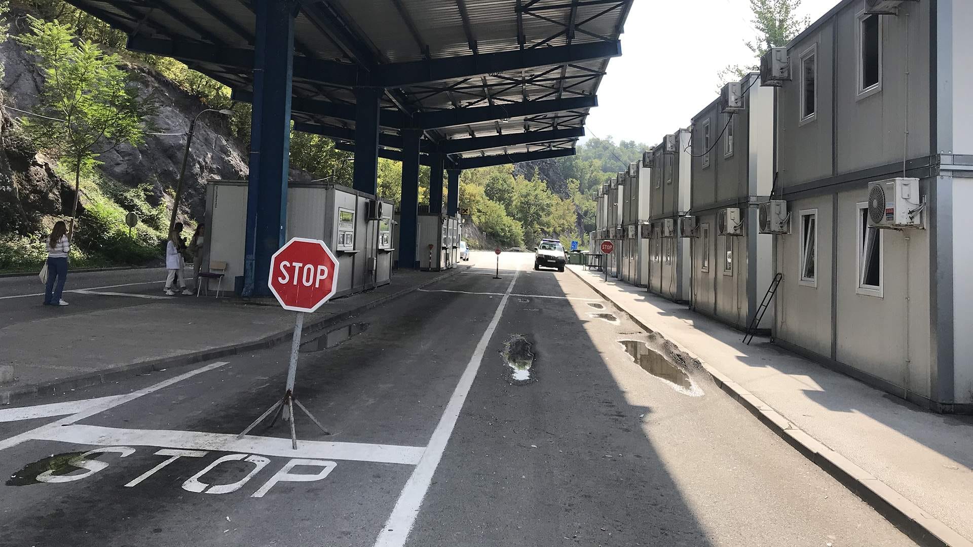 Косово закрыло КПП на границе с Сербией после убийства приштинского полицейского. Косовский премьер Альбин Курти обвинил Белград в теракте