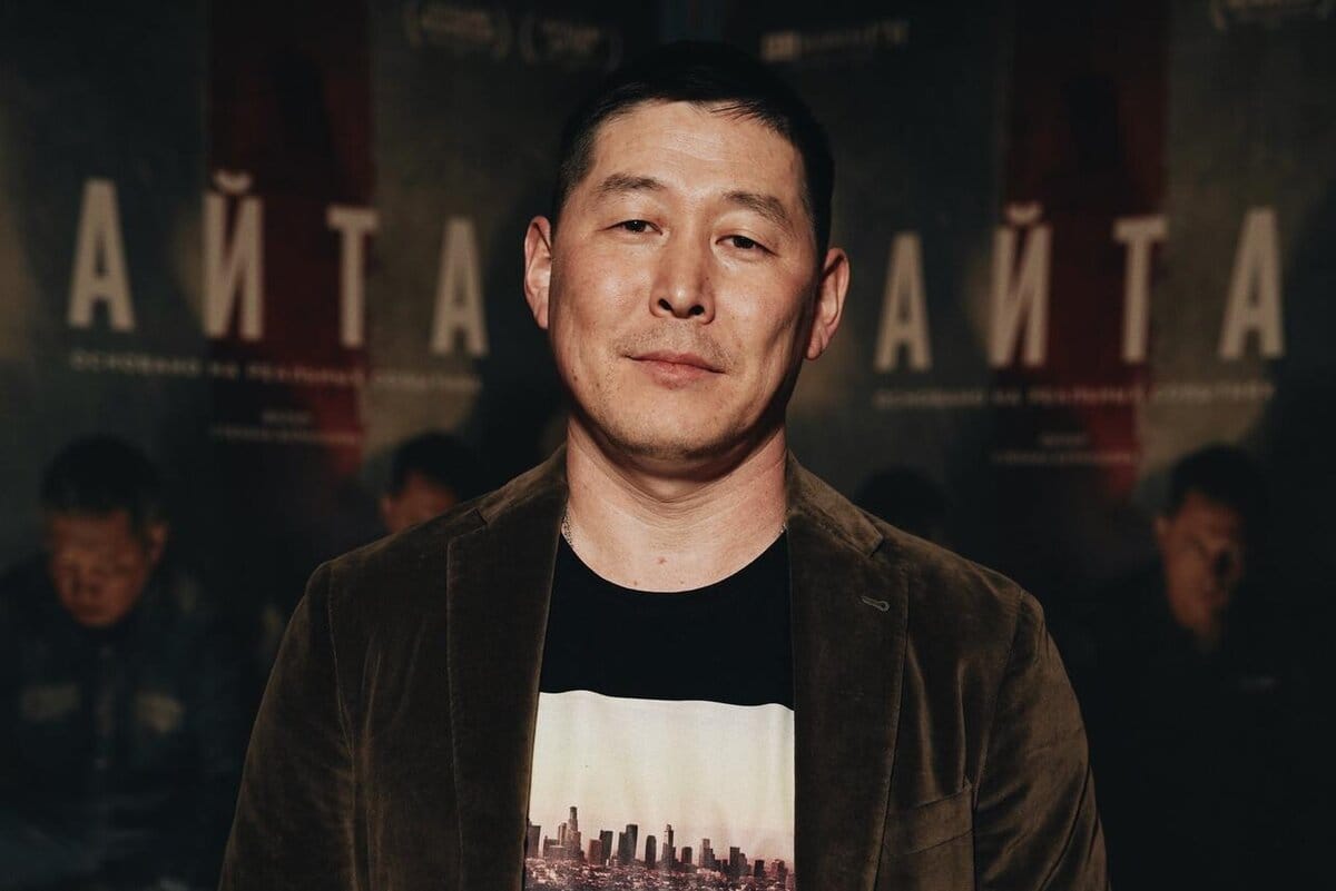 «Я и дальше буду снимать кино, творить у себя в стране»  — режиссер запрещенного «Роскомнадзором» фильма «Айта»