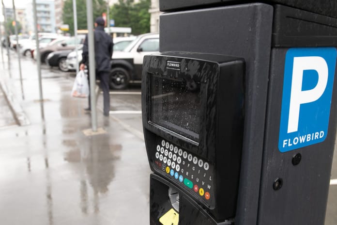 В трех городах России больше не работают паркоматы из-за санкций