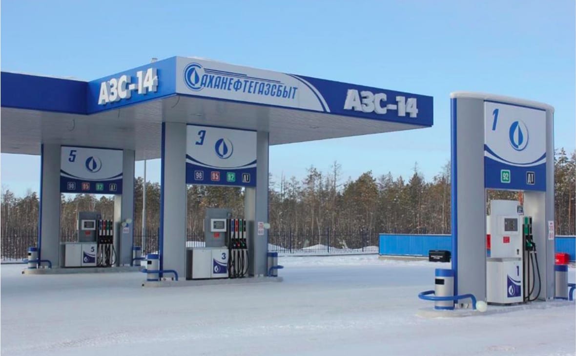 ФАС потребовала от нефтяных компаний и частных АЗС снизить цены на топливо. Эксперт назвал это указание «безумным»