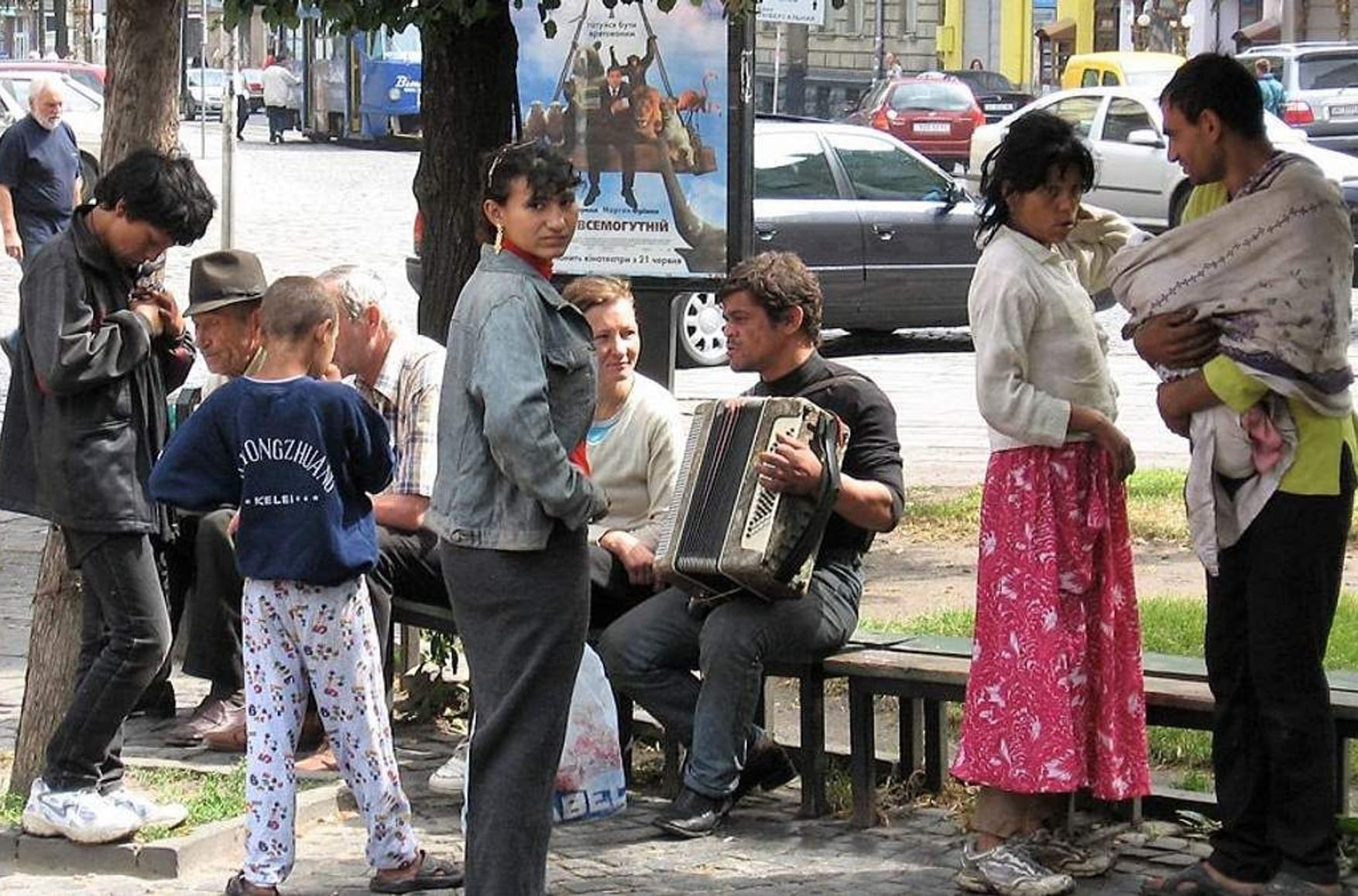 “In '41, we were hiding from the Germans in Russia. Now it's the other way round”: Roma people recount life under Russian occupation