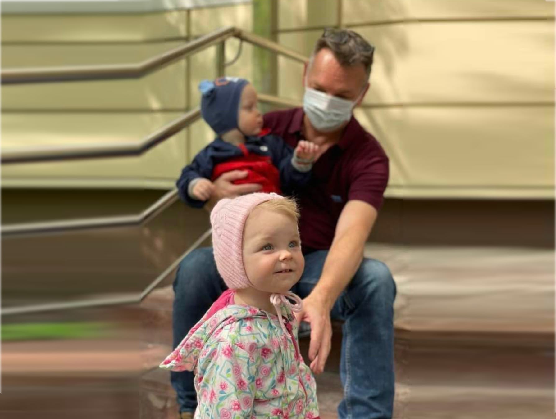 Фигуранты «дела врачей» получили огромные сроки, а детей от суррогатных матерей так и не отдают родителям. Что известно об этой истории