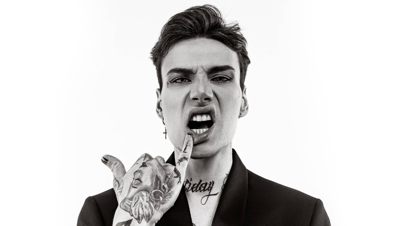 Певцу Xolidayboy вручили повестку в военкомат после доноса Мизулиной