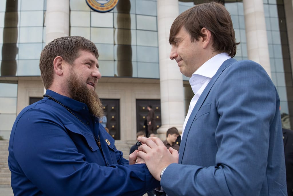 Кравцов показал Кадырову учебник по истории, измененный после жалоб на фрагмент про репрессии народов Северного Кавказа