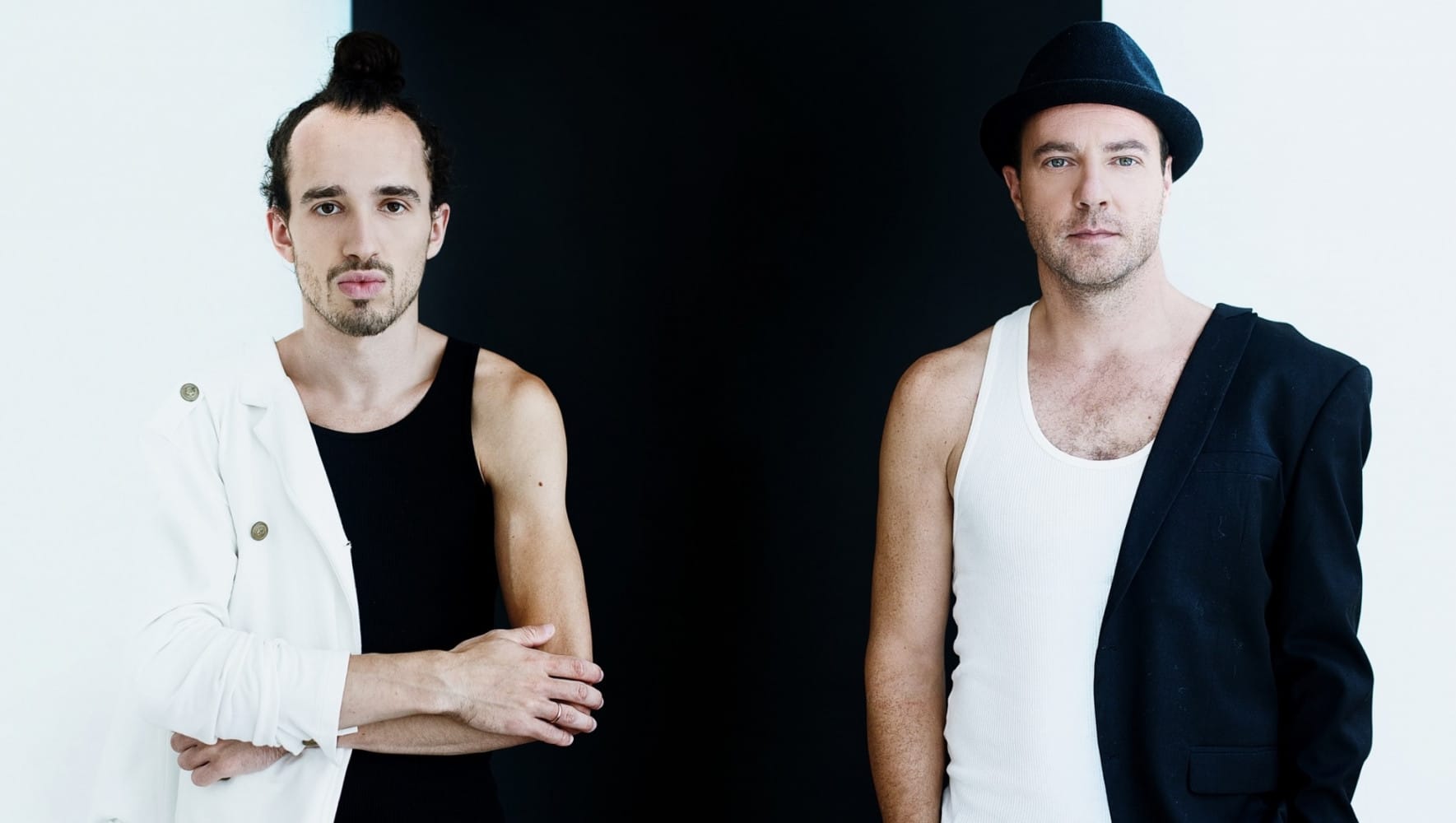 Телеканал «360» опубликовал видео с Zero People. На нем музыканты, чей концерт сорвал ОМОН, говорят об уважении к властям РФ