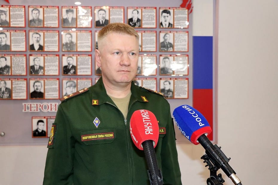 Военком Якутии отчитал глав районов за невыполнение плана по вербовке жителей на войну — видео