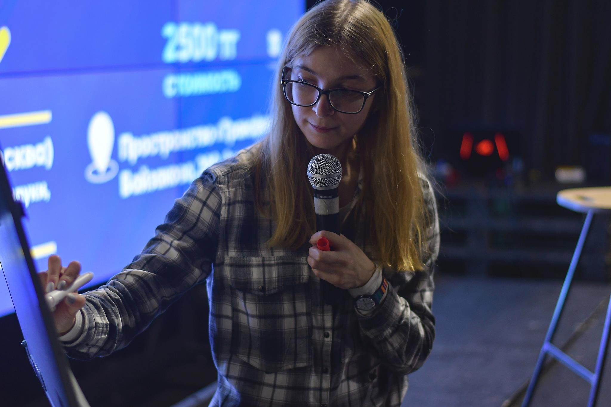 Сеть магазинов «Читай-город» «по просьбам трудящихся» отменила встречу с научным журналистом Асей Казанцевой