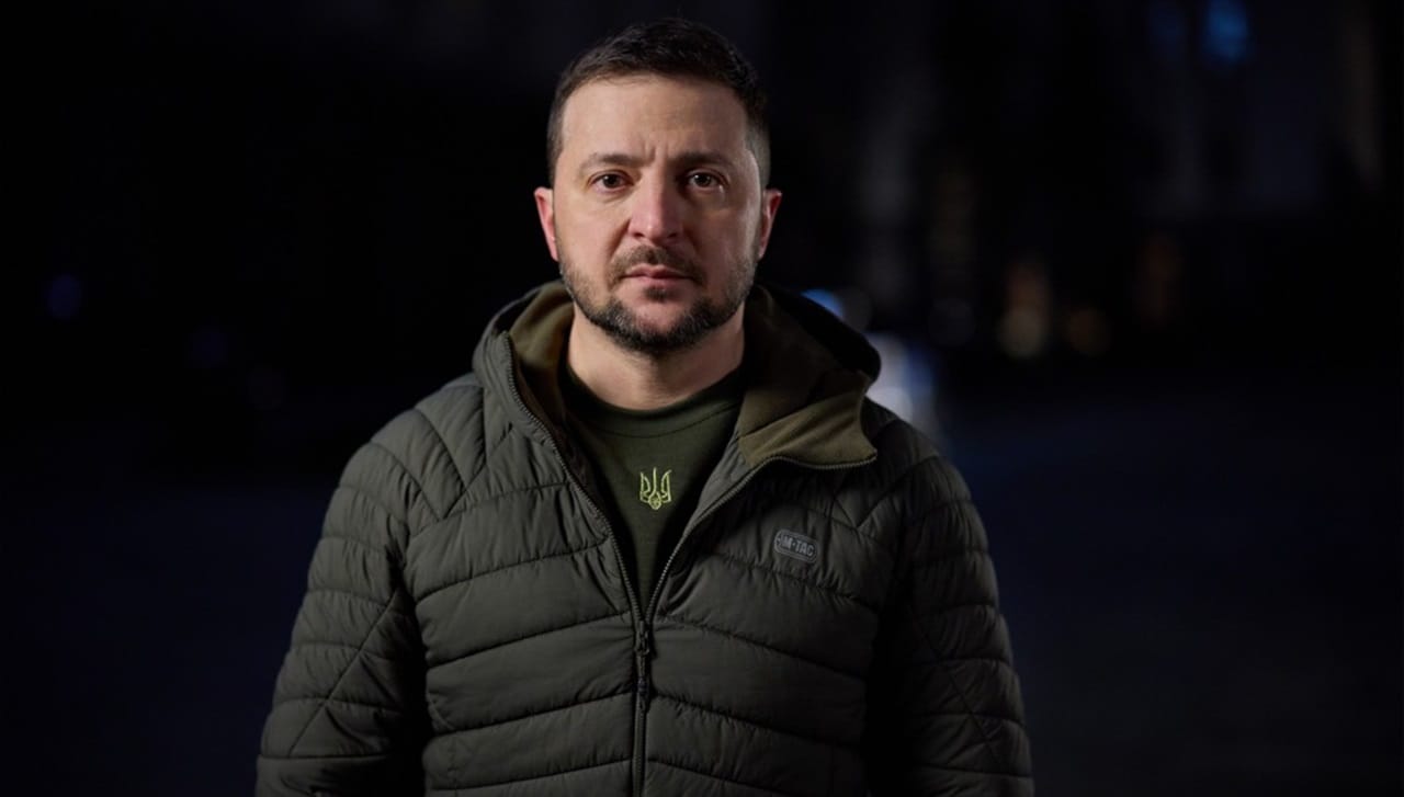 «Украина жива. Украина живет. Украина борется и сражается. Украина стала сильнее». Новогоднее обращение Владимира Зеленского 