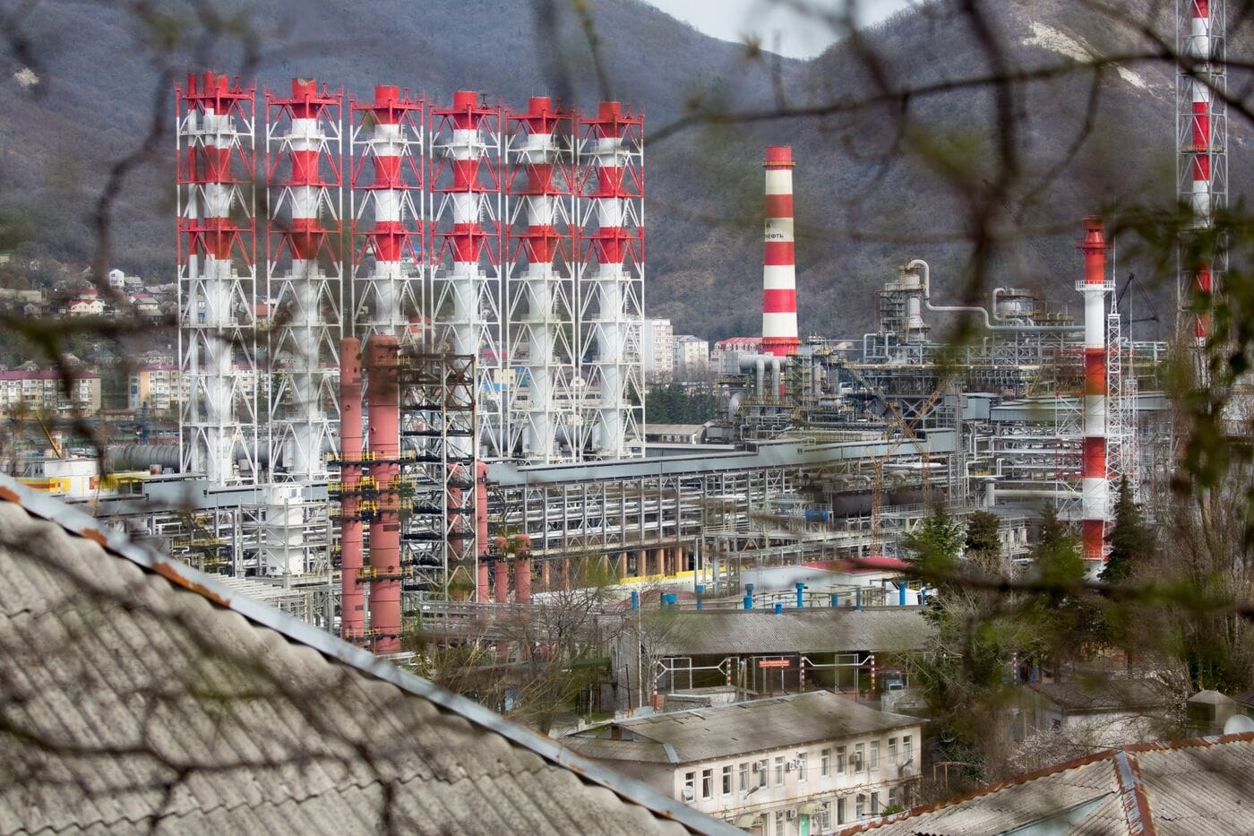 Russia’s oil export revenues slump to six-month low in December 2023