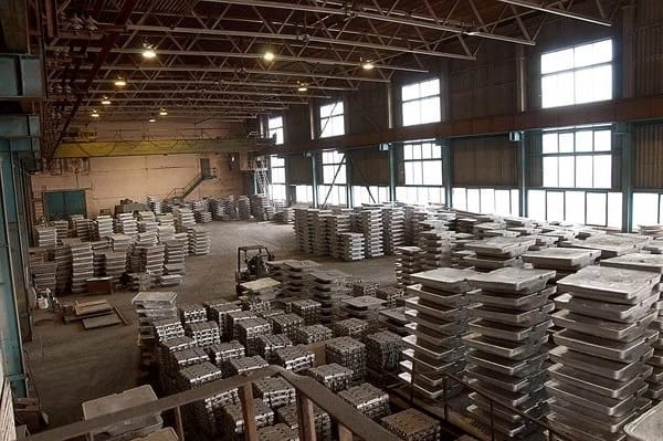 В Санкт-Петербурге на территории завода алюминиевых сплавов нашли взрывное устройство — SHOT