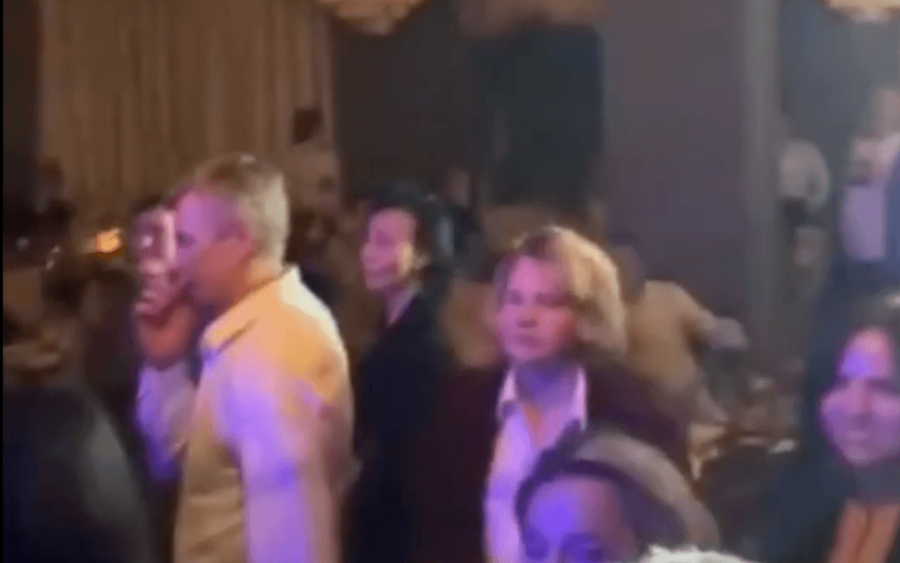 Главе Общественного совета  при Саратовской думе пришлось уйти в отставку из-за участия в обычной вечеринке. На мероприятие написали донос