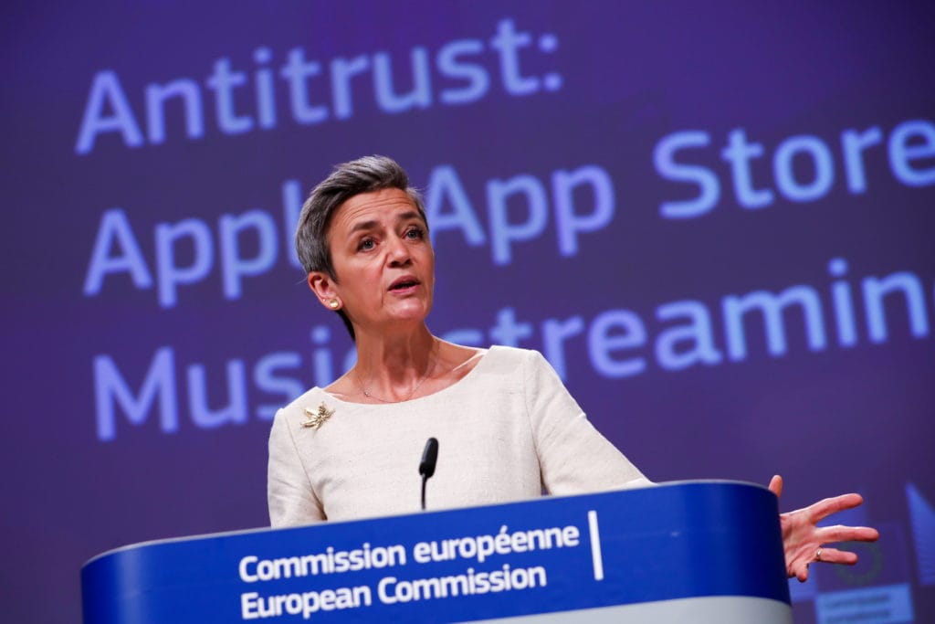 FT: Власти ЕС обяжут Apple выплатить штраф в размере 500 млн евро за блокирование музыкальных сервисов конкурентов