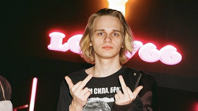 Scally Milano получил предупреждение от суда после того, как раскаялся за песню «Секс. Деньги. Наркотики»