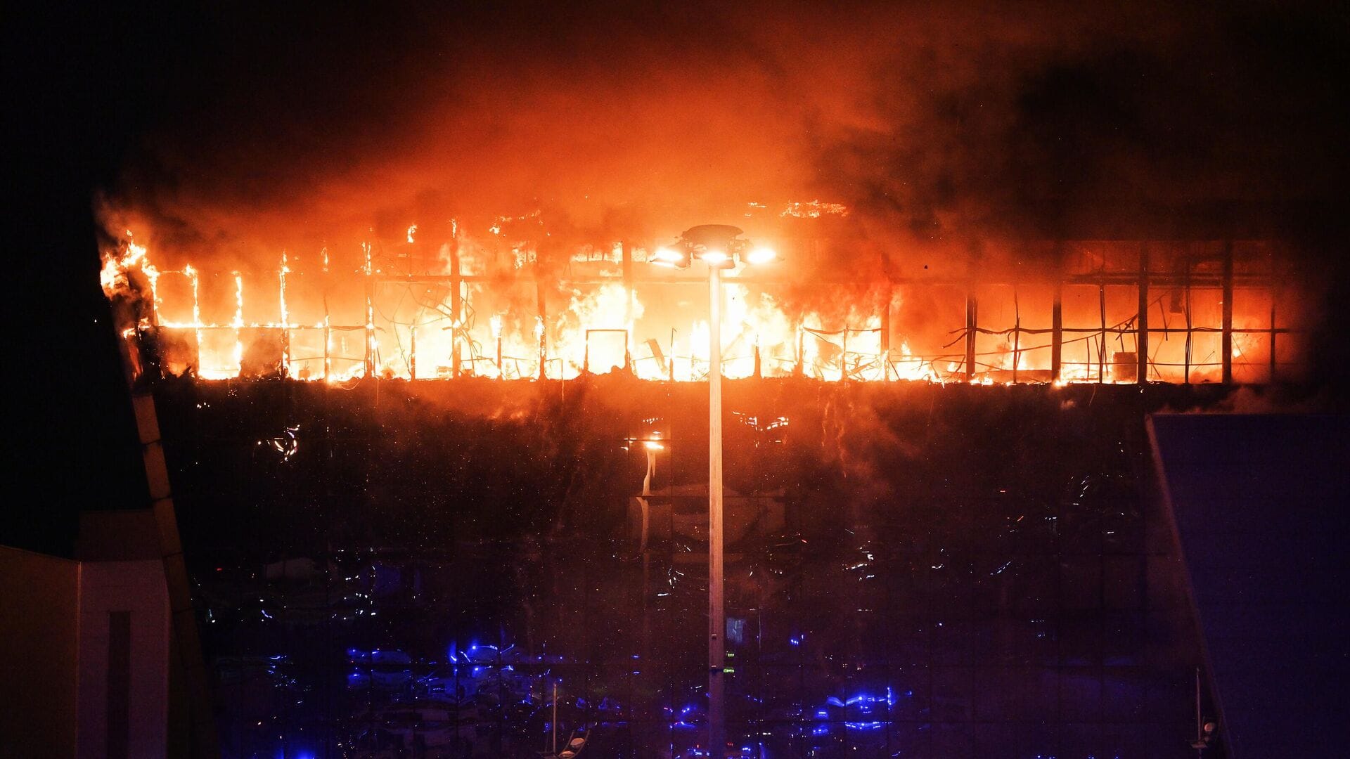 Во Франции объявили самый высокий уровень угрозы терактов, Германия классифицирует угрозу стране как острую