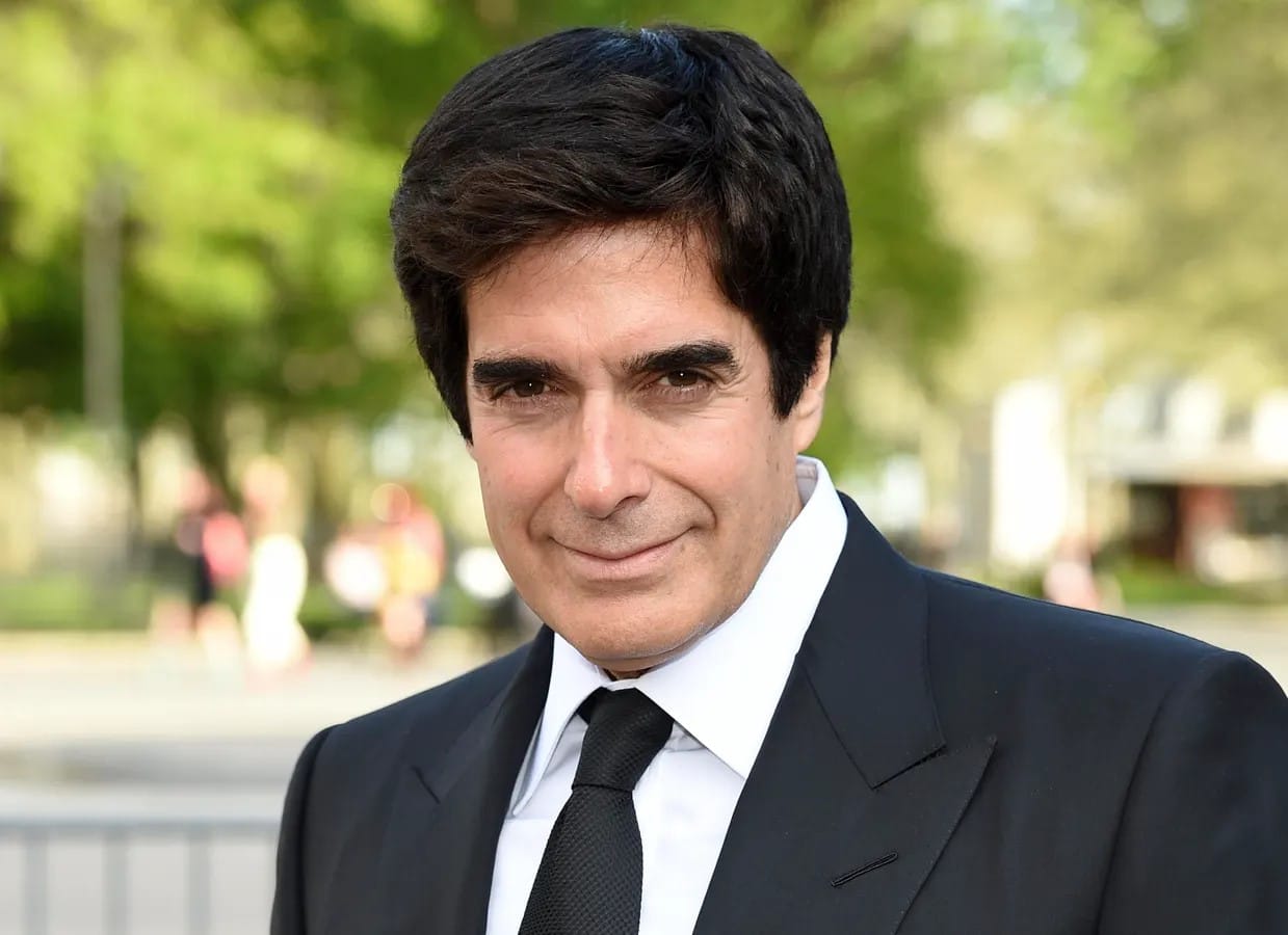 The Guardian: 16 женщин обвинили иллюзиониста Дэвида Копперфильда в сексуальных домогательствах. Многие из них были несовершеннолетними