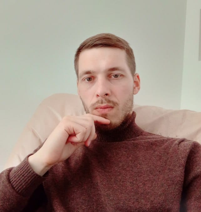 Зампредседателя движения «Зов Народа», занимавшегося доносами на звезд, мог убить сталкер. Полиция игнорировала заявления о слежке — Baza