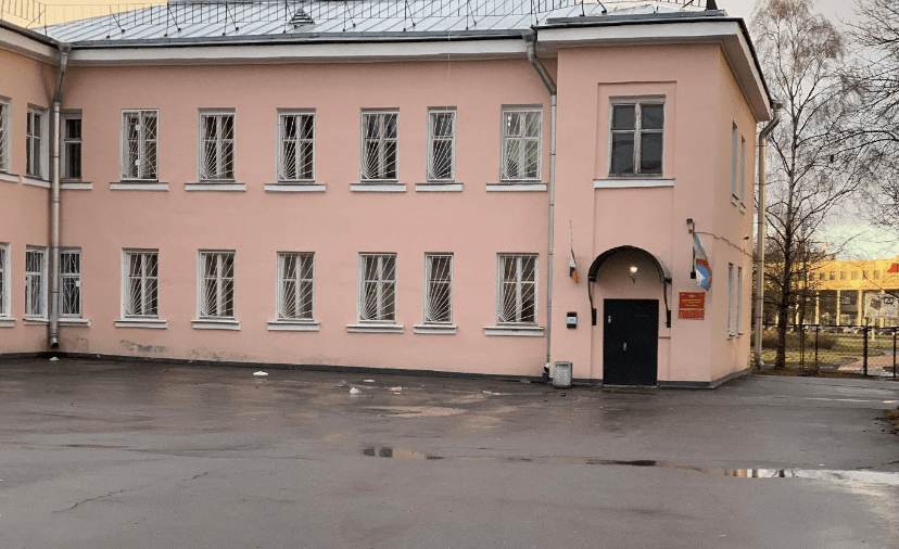 Петербуржца приговорили к 8 годам лишения свободы за попытку поджога военкомата