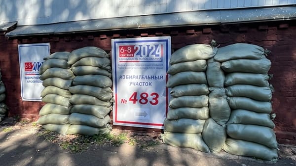 «Мы не верим, что нас спасут те, кто нас бросил». Как голосовали жители Курска на выборах губернатора — репортаж