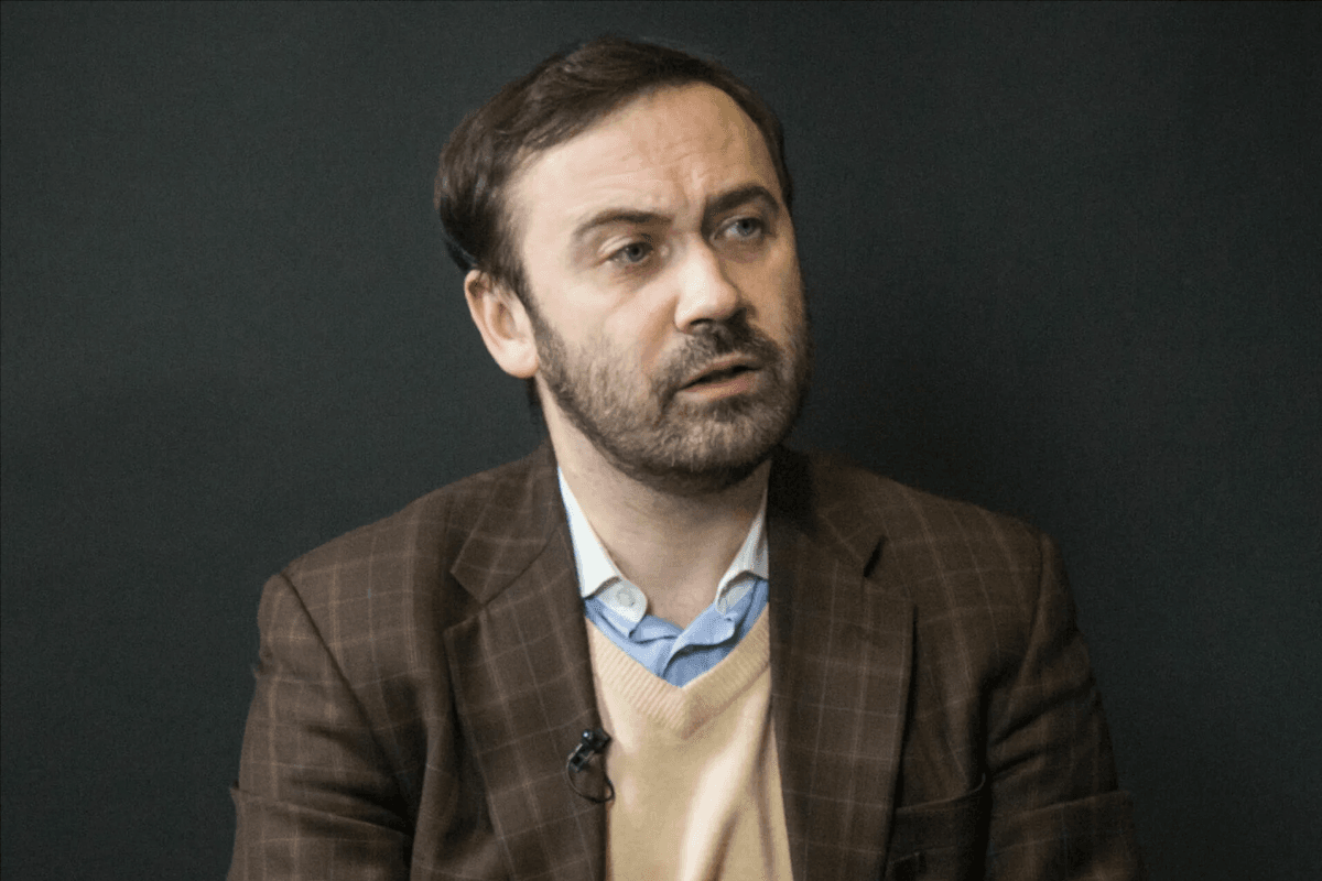 В Москве суд заочно приговорил к 10 годам колонии экс‑депутата Госдумы  Илью Пономарева