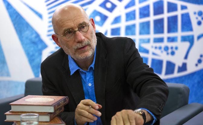 Крупные библиотеки Санкт-Петербурга перестали выдавать книги Бориса Акунина — «Важные истории»