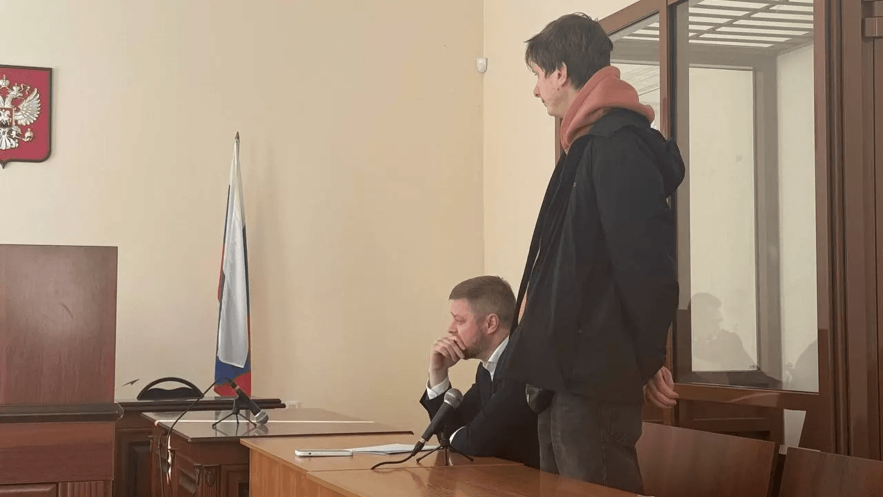 Комика Дмитрия Гаврилова оштрафовали на 30 тысяч рублей по статье о дискредитации ВС РФ из-за шуток на концерте