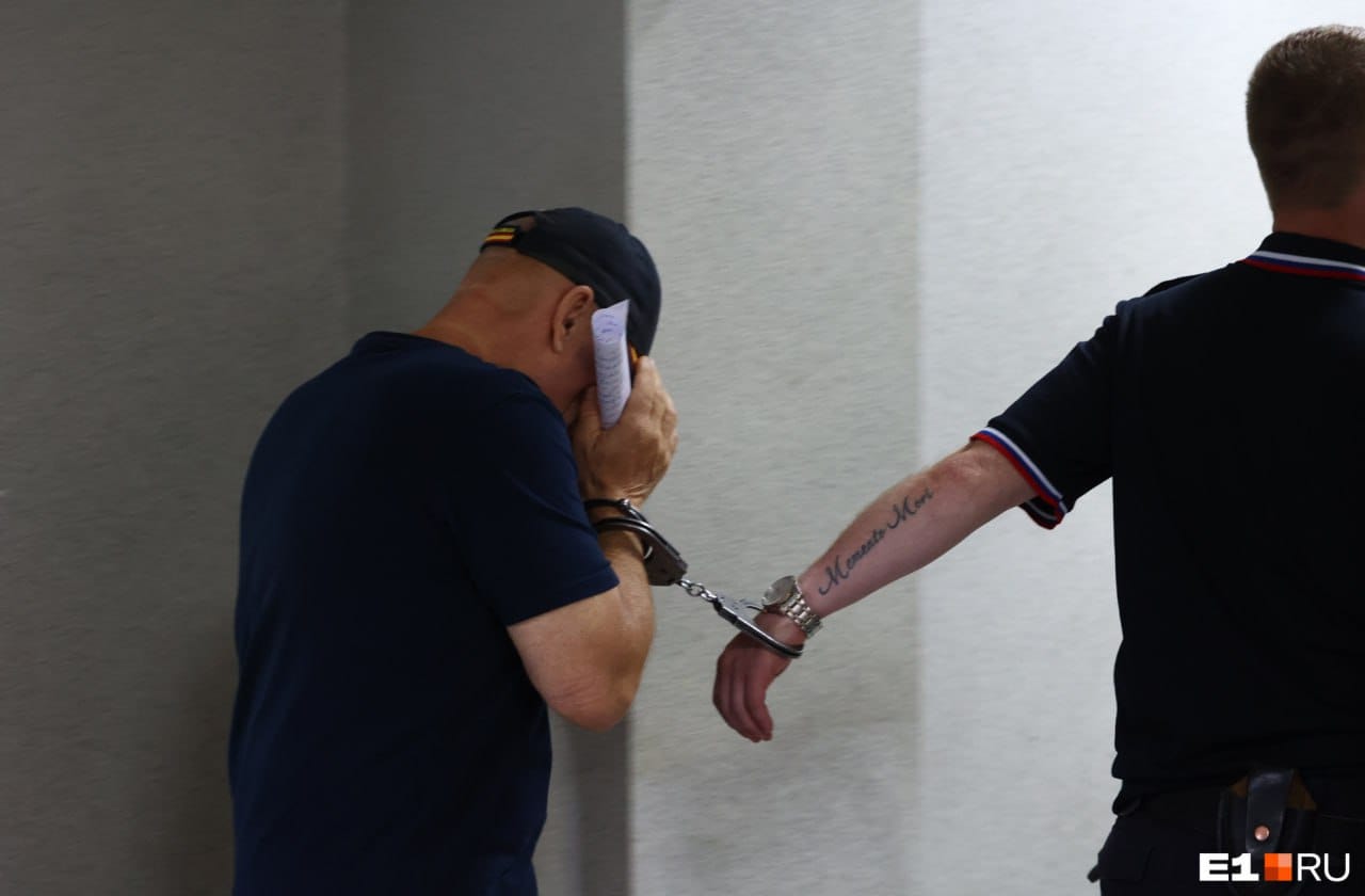 Получавший взятки от призывников военком отправился на войну 