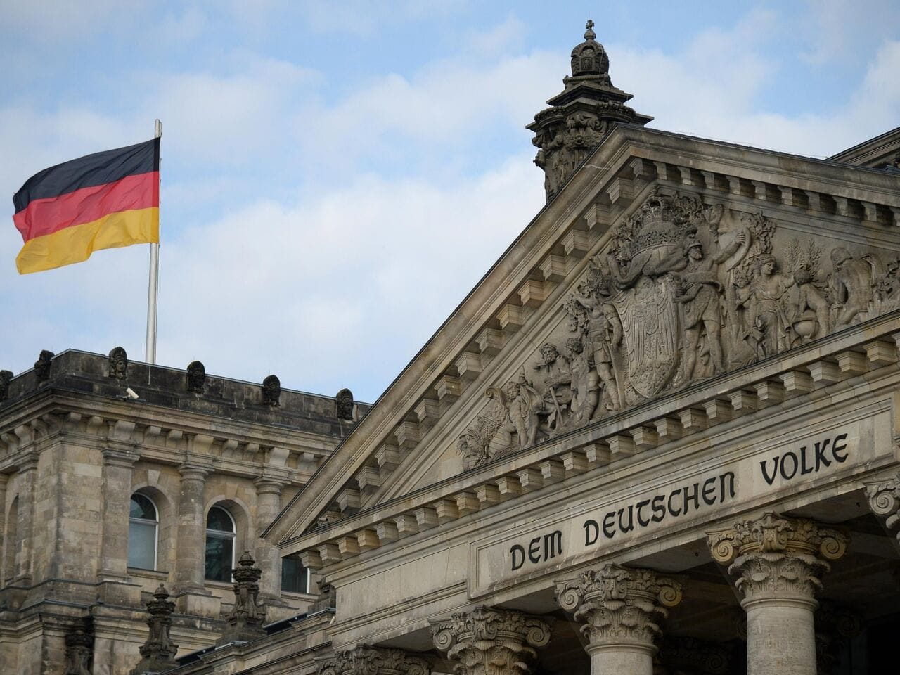 В Германии распалась правительственная коалиция. Страна осталась без утвержденного бюджета и с перспективой досрочных перевыборов весной