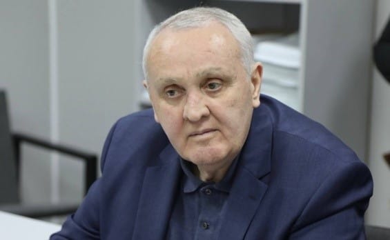 Президент Абхазии Бжания и премьер Анкваб подали в отставку по соглашению с оппозицией