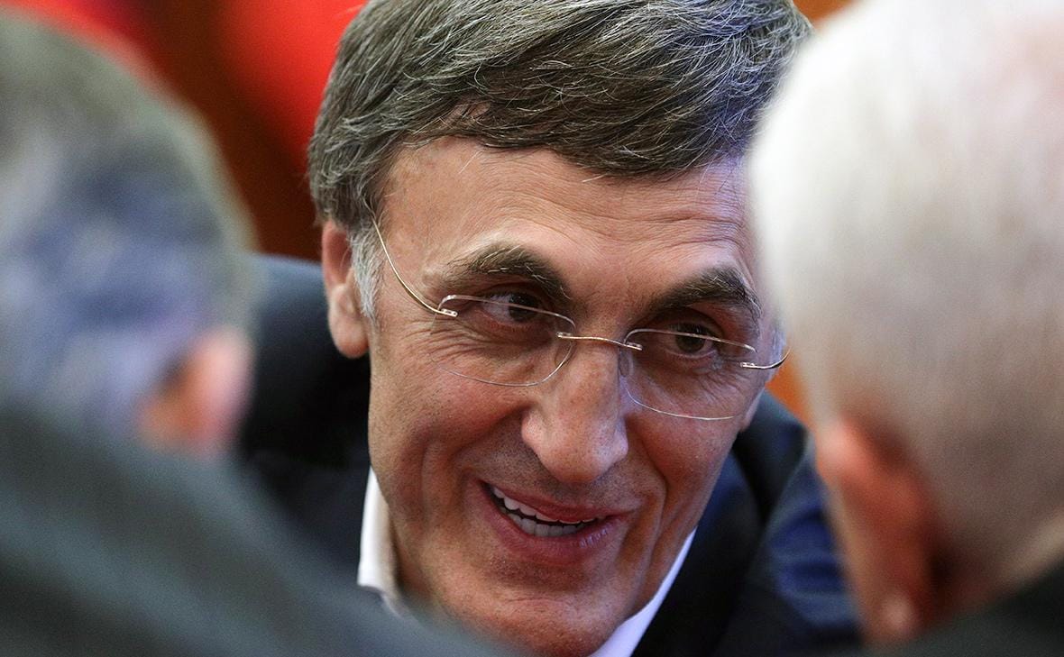 «Ты нас втянул в блудняк и за это ответишь». Экс-депутата Госдумы обвинили в том, что он оплатил слухи о заказе убийства Кадырова