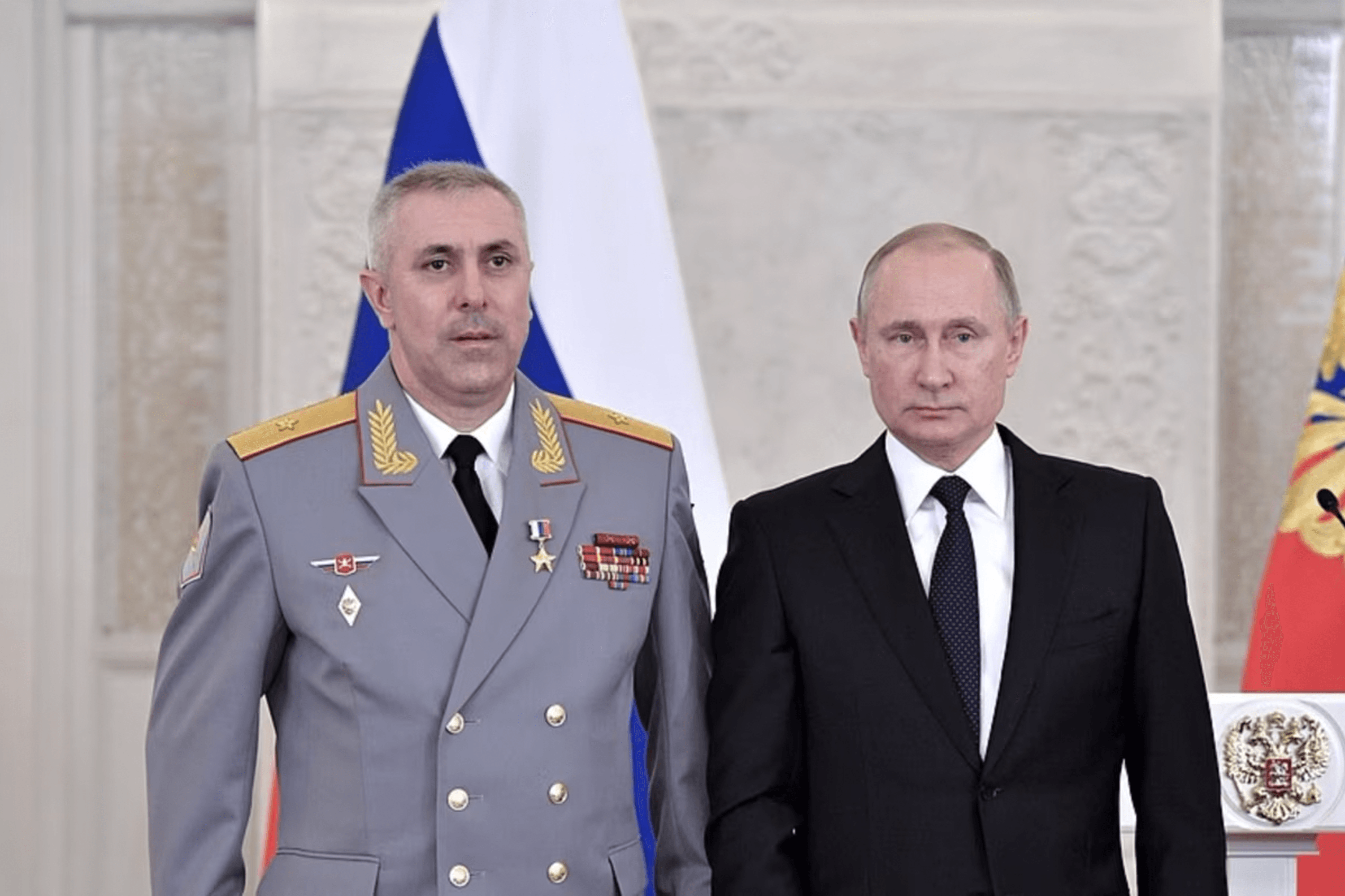 Генерал Мурадов назначен на должность первого замглавкома сухопутными войсками. Он известен провальным планированием и огромными потерями