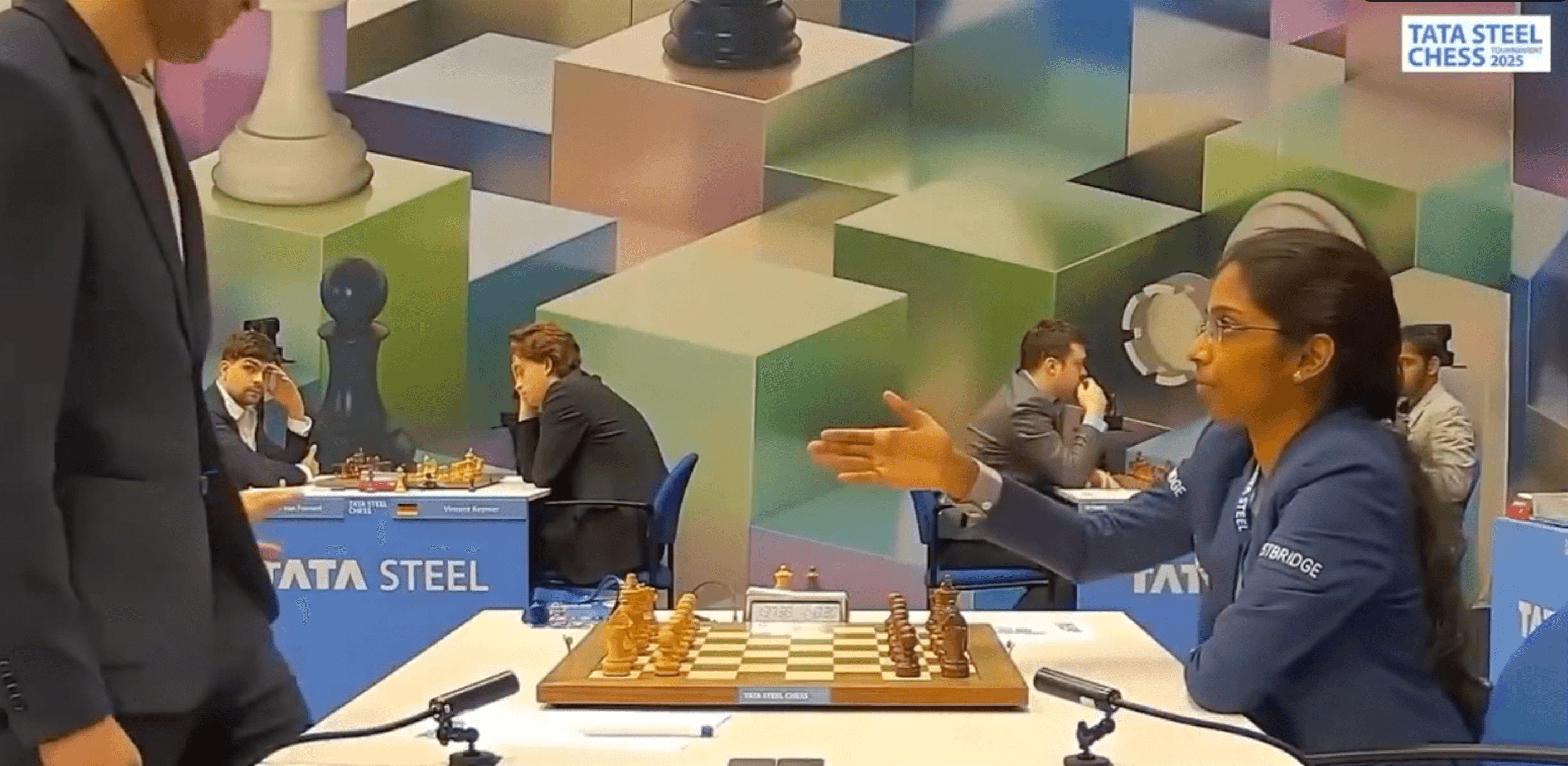 Узбекистанский гроссмейстер отказался жать руку индийской сопернице из-за религиозных убеждений