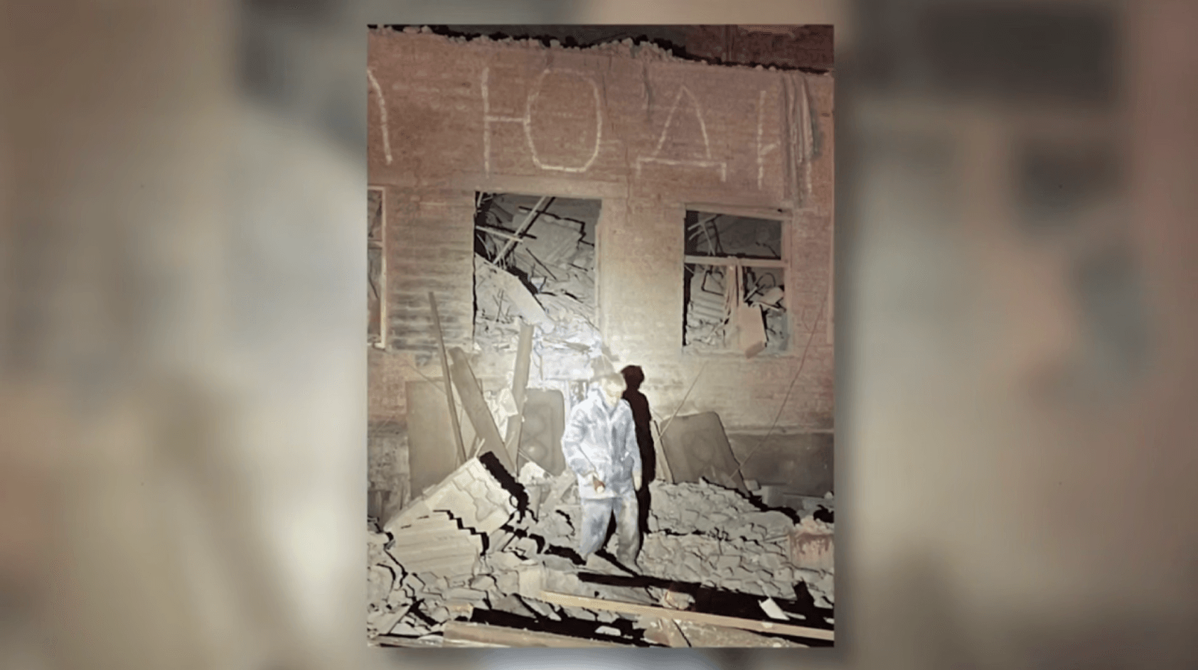 На школу-интернат в Судже упала авиабомба. Под завалами могут находиться до 95 человек