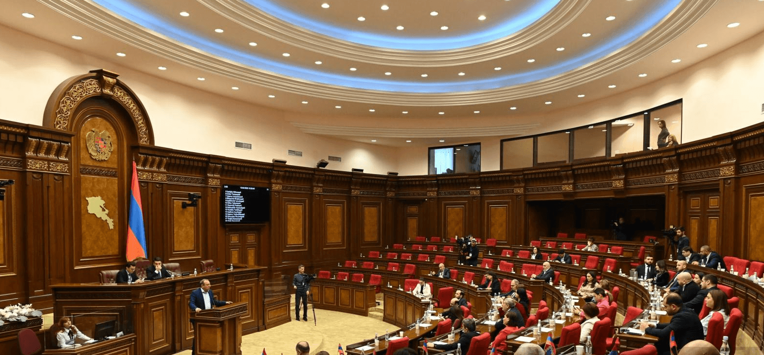 Парламент Армении принял в первом чтении законопроект о начале процесса вступления в Евросоюз