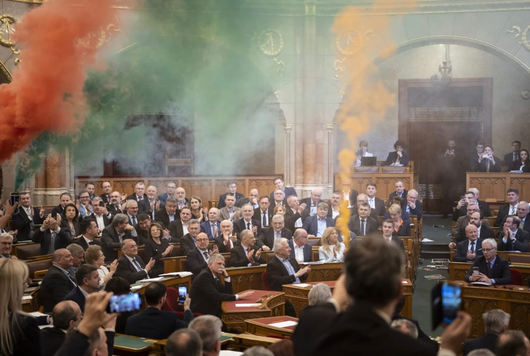 Парламент Венгрии поддержал законопроект о запрете ЛГБТ-прайдов