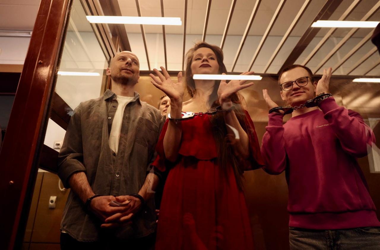 Журналистов приговорили к 5,5 года колонии по делу о сотрудничестве с ФБК 