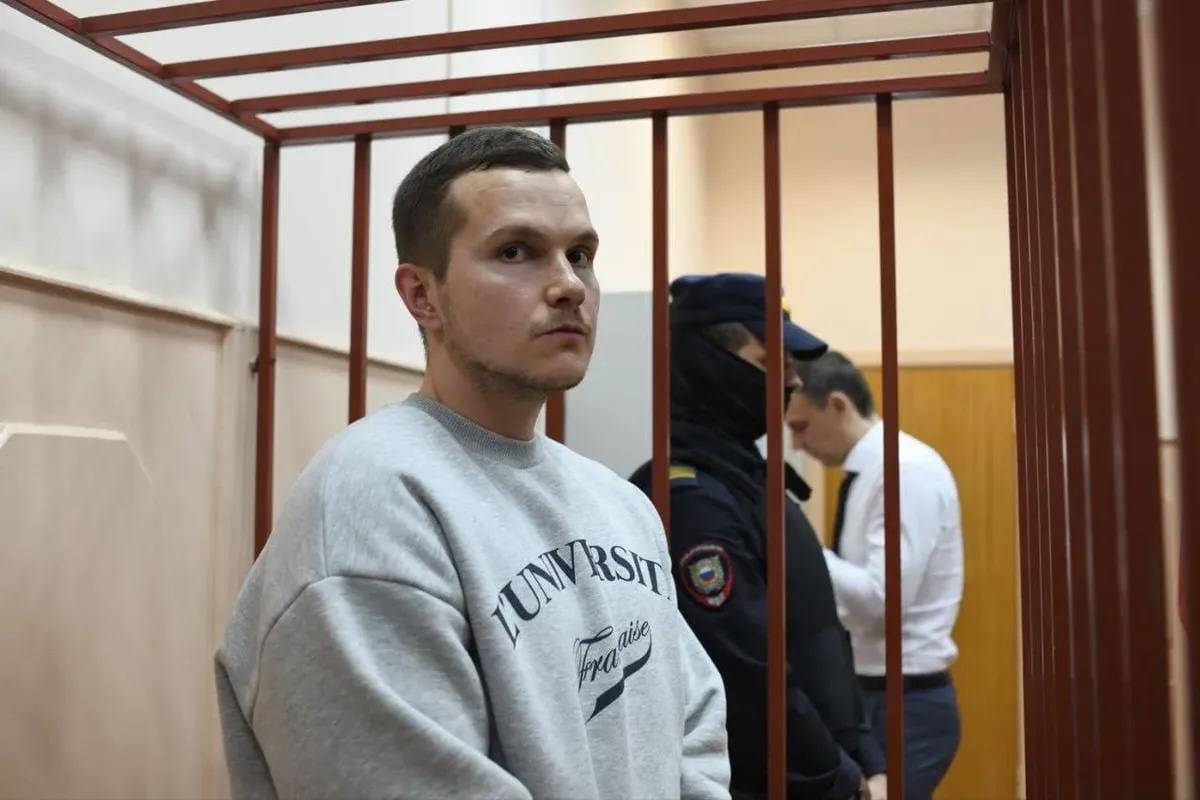 Жена осужденного экс-адвоката Навального Алексея Липцера сообщила, что он в критическом состоянии: давление 200/100 и посиневшие конечности