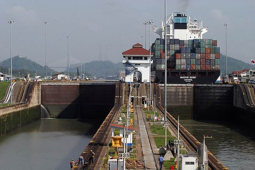 Трамп потребовал бесплатного прохода через Панамский и Суэцкий каналы для американских судов и поручил Рубио «разобраться»