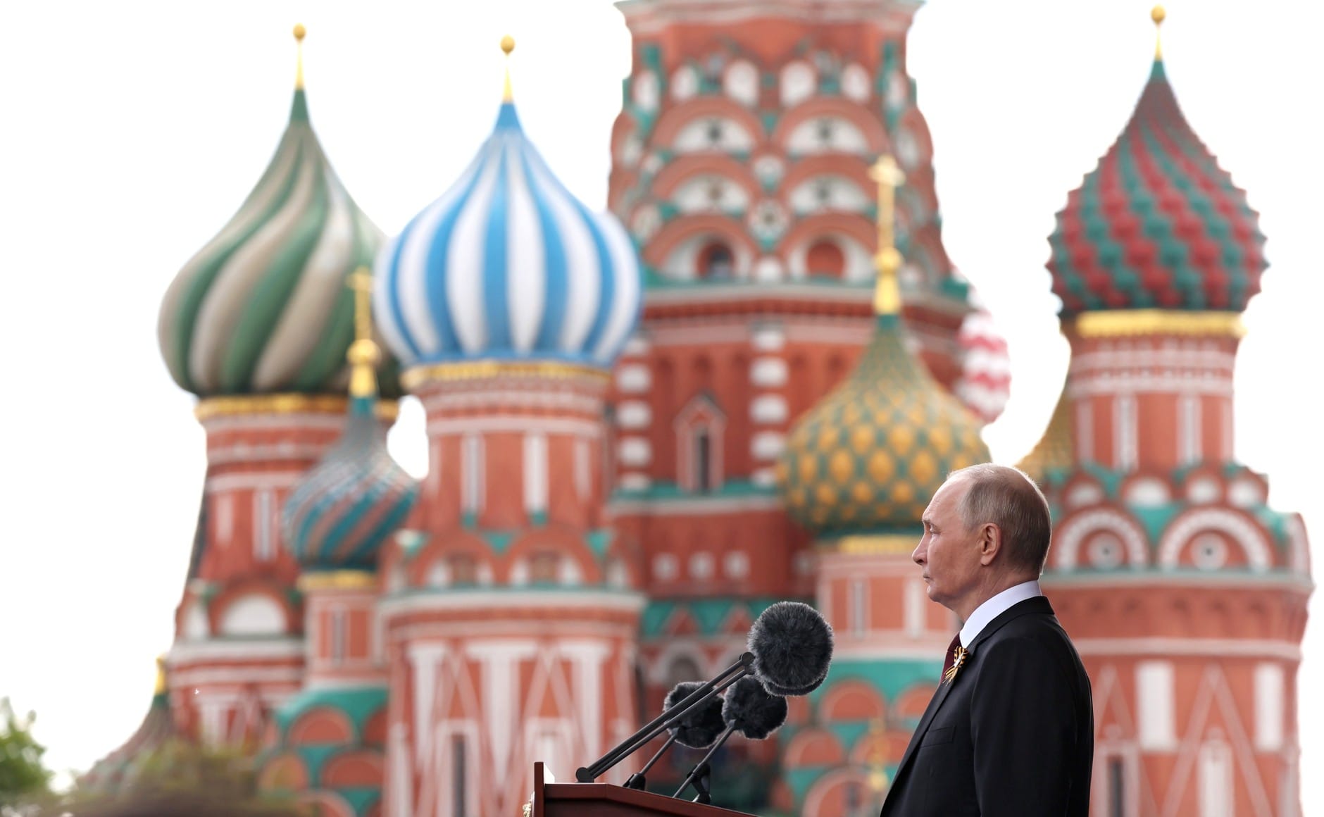 Владимир Путин практически не упомянул войну в Украине на праздновании Дня Победы