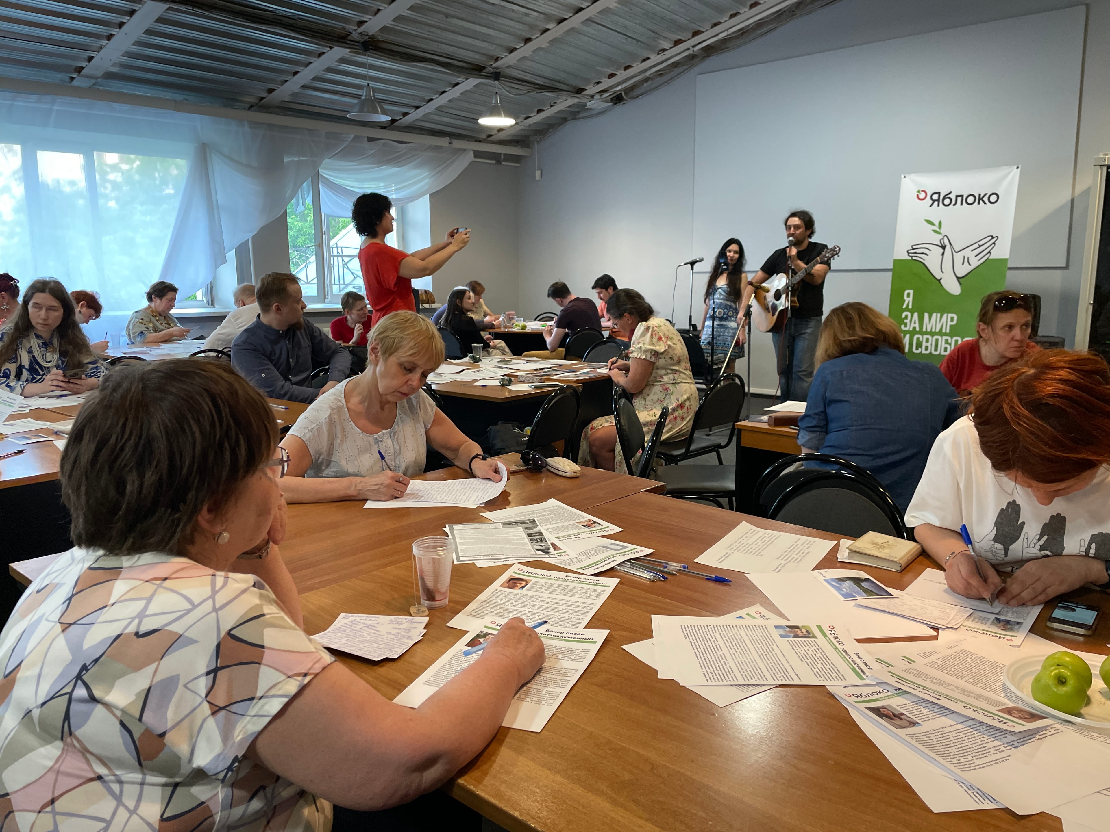 Преследуемым по «террористическим» статьям не будут писать письма на вечерах московского «Яблока» из-за доносов об оправдании терроризма