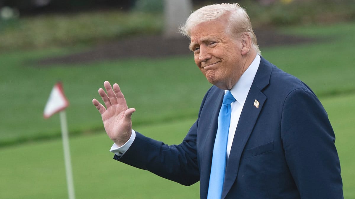 США нанесли удар по трем ядерным объектам Ирана — Трамп